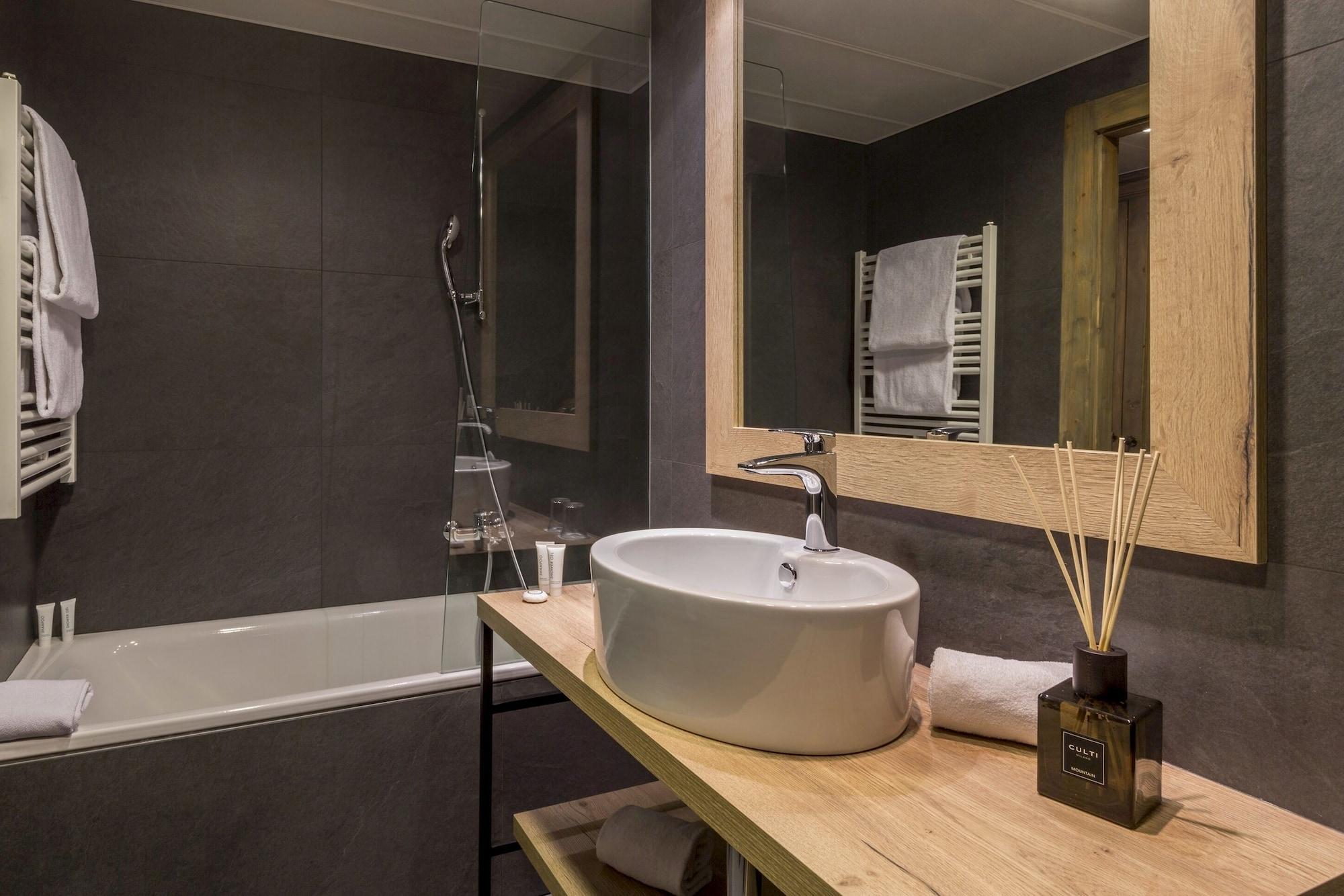 Edelweiss Manotel Geneva Ngoại thất bức ảnh