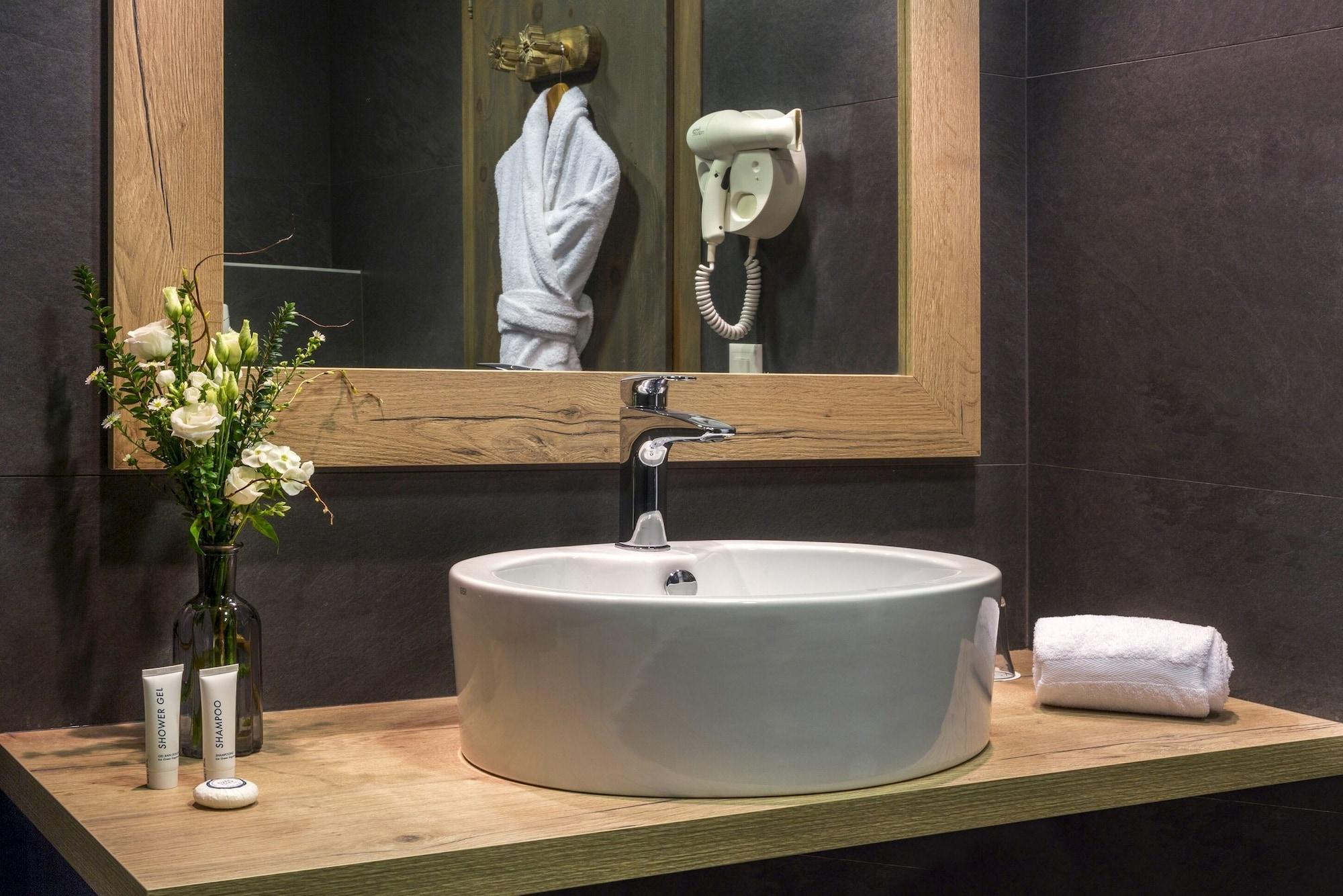 Edelweiss Manotel Geneva Ngoại thất bức ảnh
