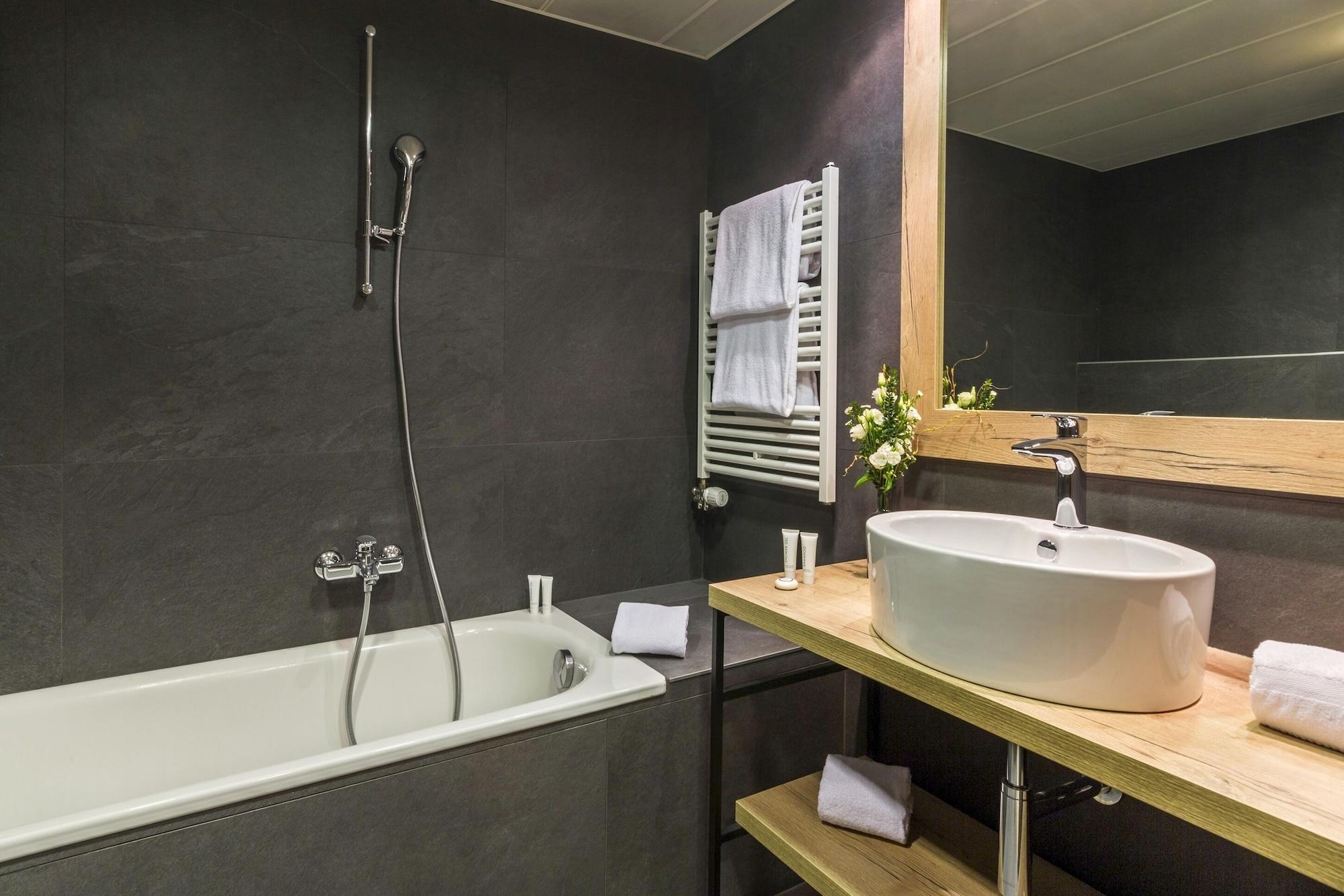 Edelweiss Manotel Geneva Ngoại thất bức ảnh