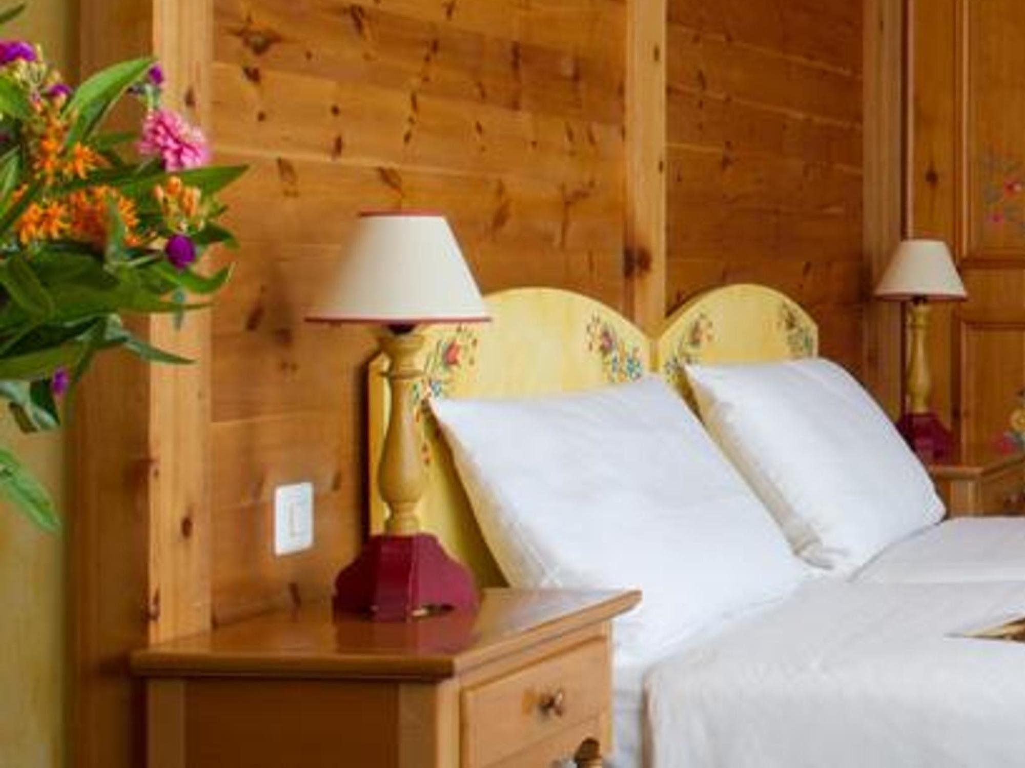Edelweiss Manotel Geneva Ngoại thất bức ảnh