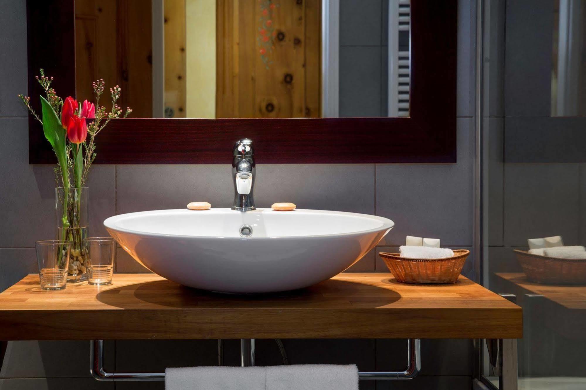 Edelweiss Manotel Geneva Ngoại thất bức ảnh