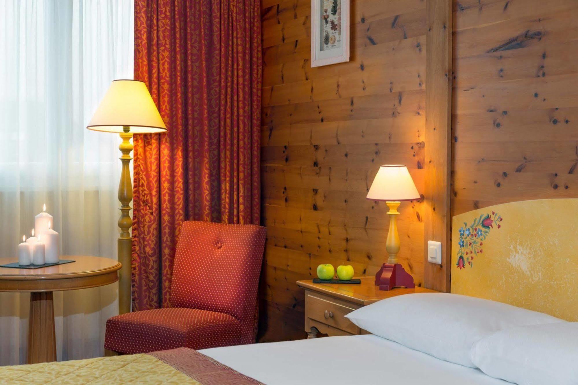 Edelweiss Manotel Geneva Ngoại thất bức ảnh